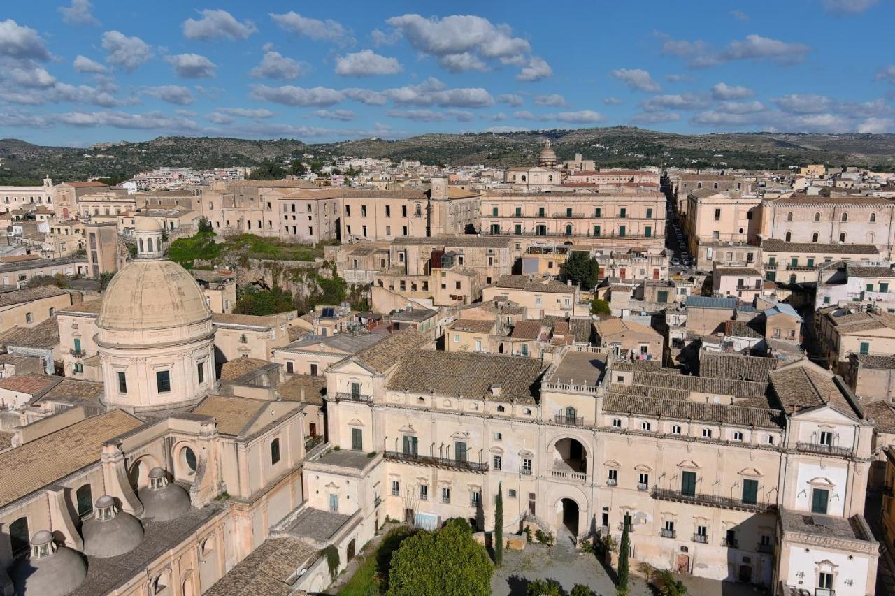Hotel Palazzo Trigona Dependance Noto Esterno foto