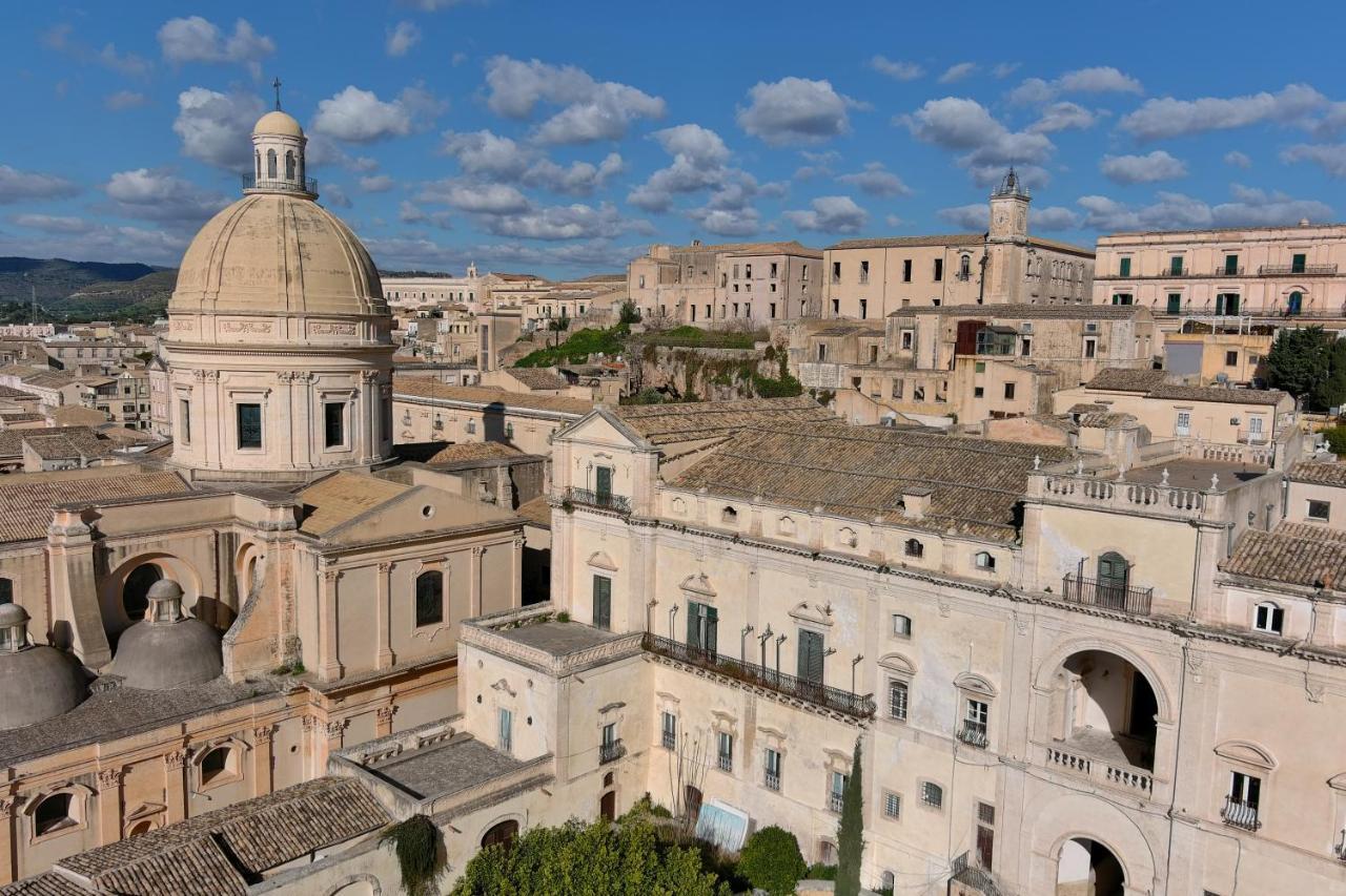 Hotel Palazzo Trigona Dependance Noto Esterno foto