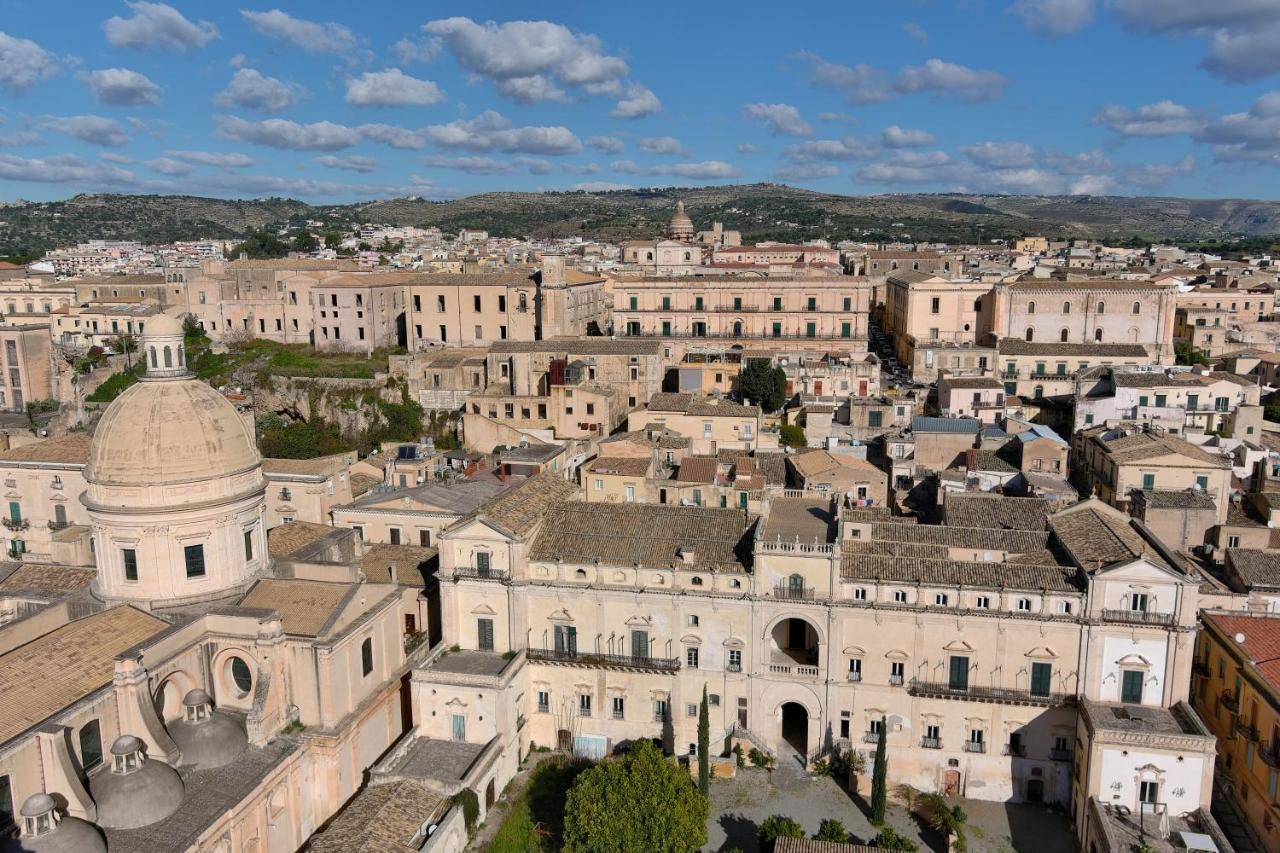 Hotel Palazzo Trigona Dependance Noto Esterno foto