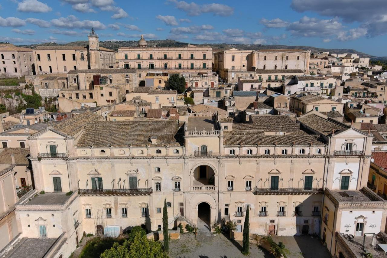 Hotel Palazzo Trigona Dependance Noto Esterno foto