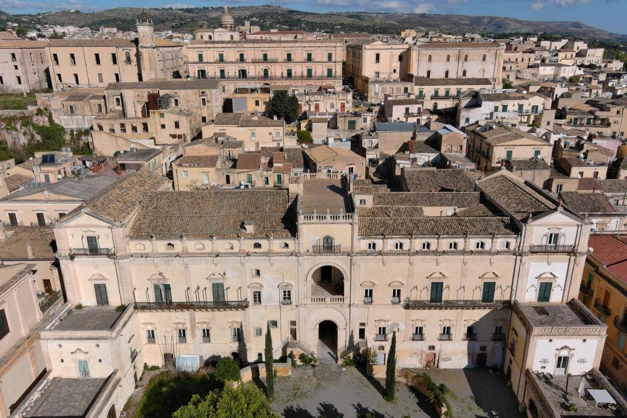 Hotel Palazzo Trigona Dependance Noto Esterno foto
