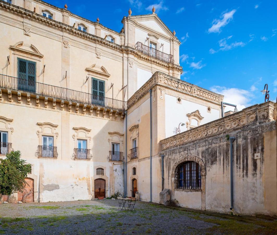 Hotel Palazzo Trigona Dependance Noto Esterno foto