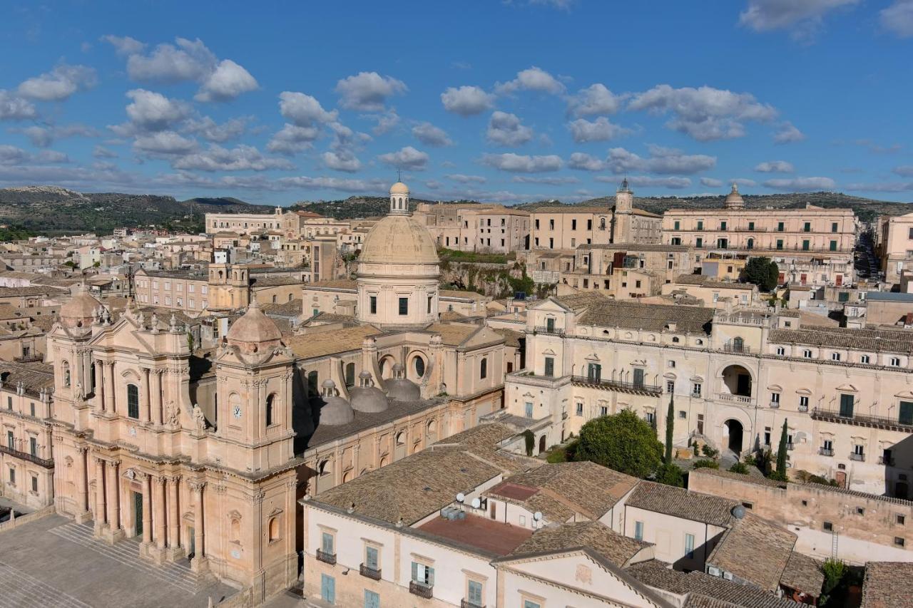 Hotel Palazzo Trigona Dependance Noto Esterno foto