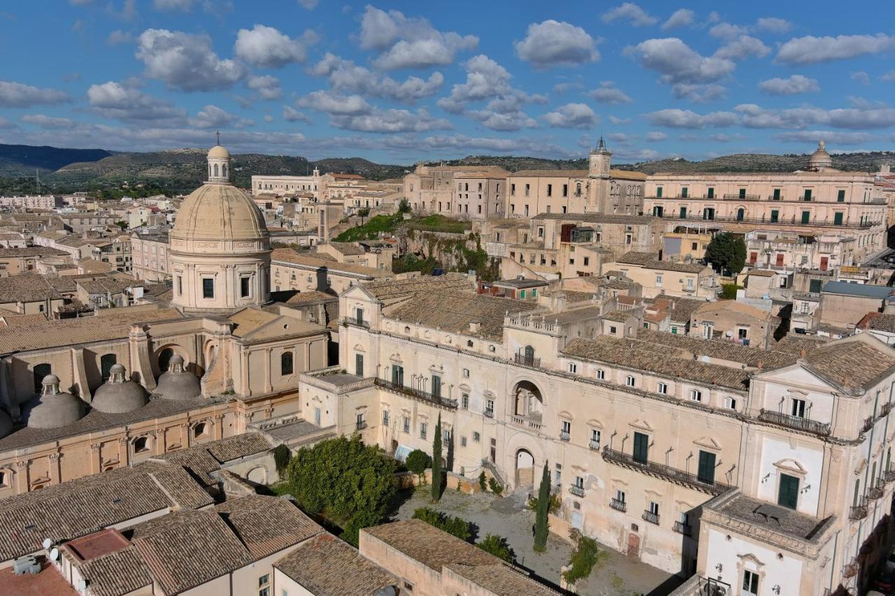 Hotel Palazzo Trigona Dependance Noto Esterno foto