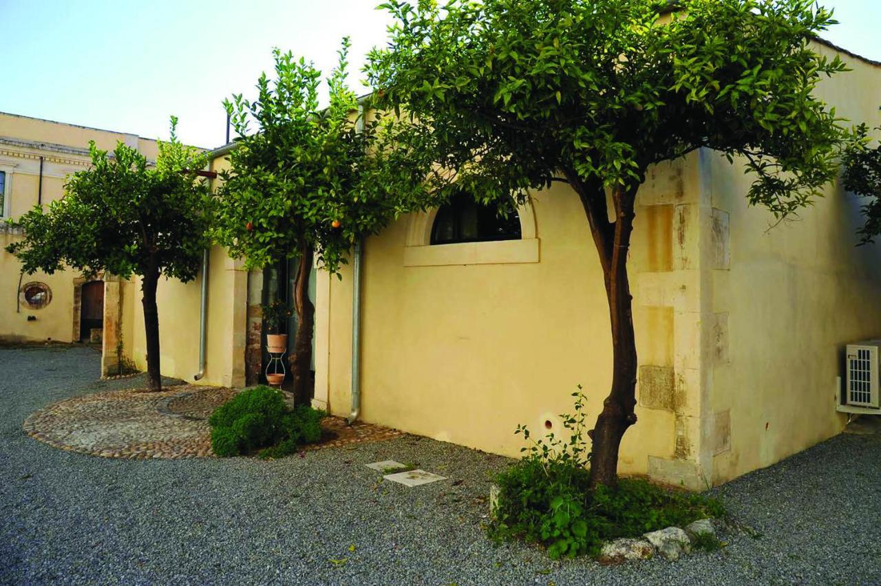 Hotel Palazzo Trigona Dependance Noto Esterno foto